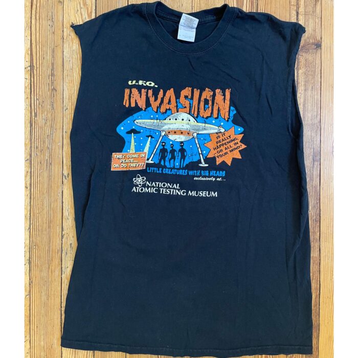 UFO INVASION MEDIUM SLEEVELESS T-SHIRT